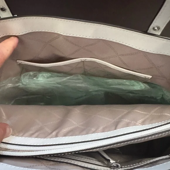 Michael Kors White Structured Tote with Signature Monogram - Picture 6 of 6